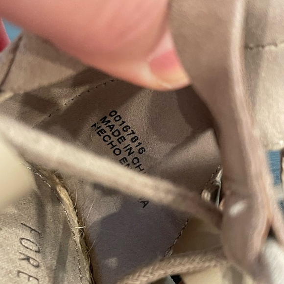 Forever 21 Mocassins Strappy Flat Sandals Shoes 6 Ankle Straps brown boho preppy - Picture 10 of 10